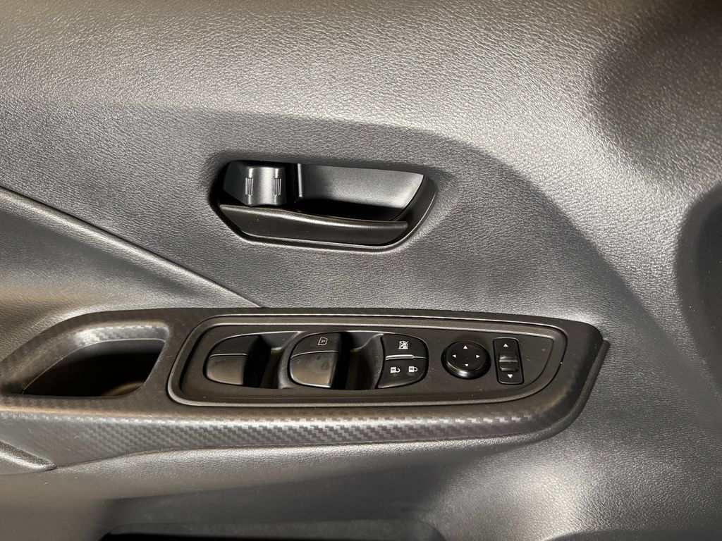 Used 2021 Nissan Versa S FWD image 19
