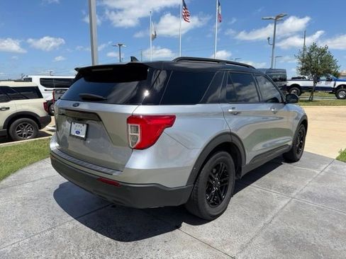Certified 2023 Ford Explorer XLT RWD image 6