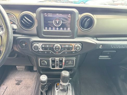 Used 2018 Jeep Wrangler Unlimited Sport S AWD/4WD image 22