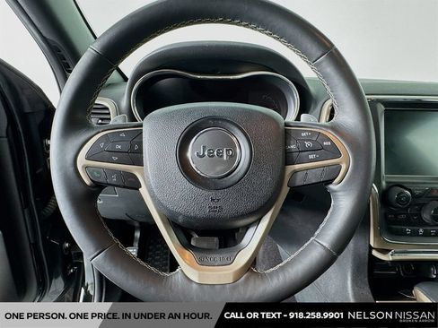 Used 2016 Jeep Grand Cherokee Limited RWD image 11