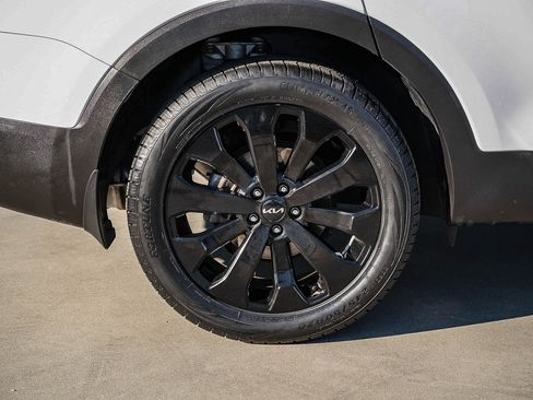 Used 2022 Kia Telluride S image 8