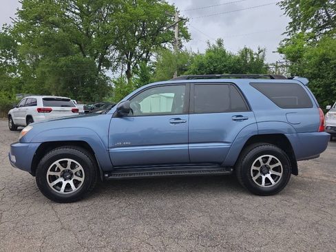Used 2005 Toyota 4Runner SR5 AWD/4WD image 3