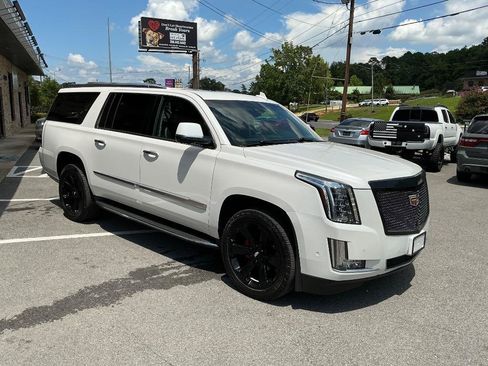 Used 2020 Cadillac Escalade ESV Luxury AWD/4WD image 8