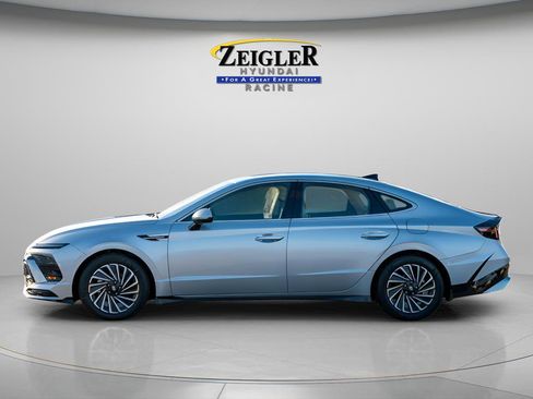 Certified 2025 Hyundai Sonata SEL FWD image 4