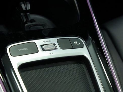 Used 2024 Mercedes-Benz GLB 250 4MATIC image 19