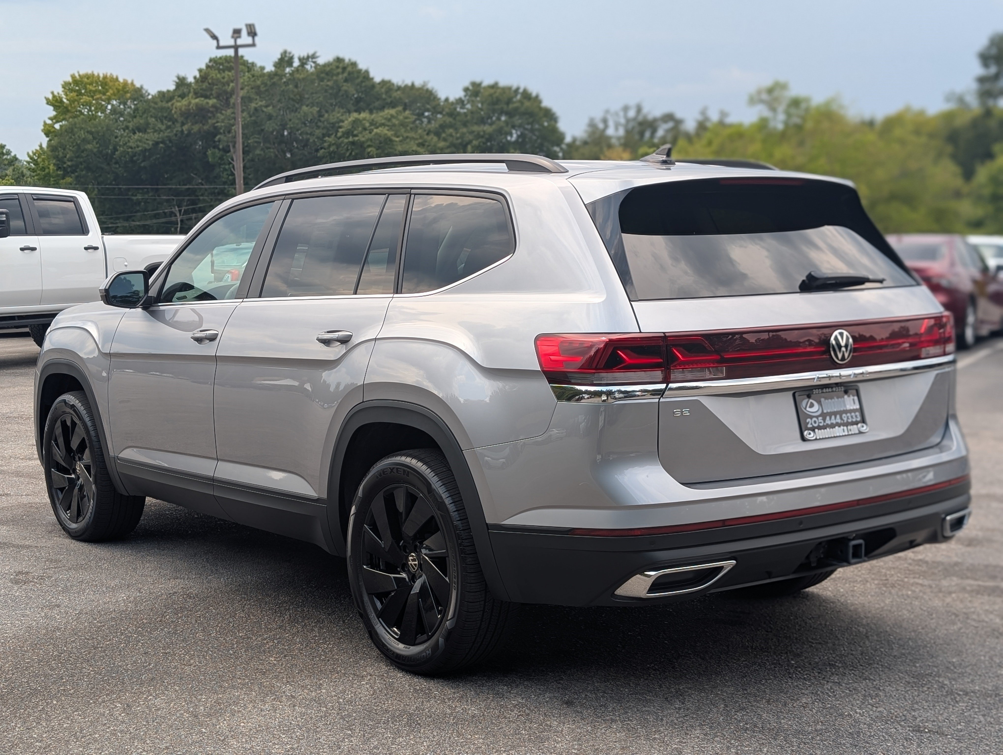 Used 2026 Volkswagen Atlas SE w/ Black Wheel Package FWD image 7