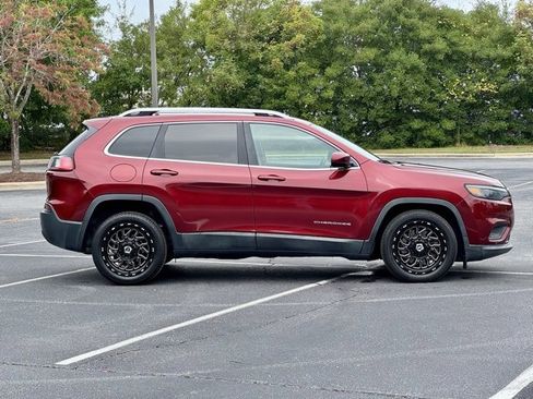 Used 2019 Jeep Cherokee Latitude w/ Popular Appearance Group image 9