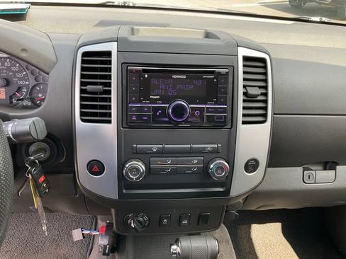 Used 2012 Nissan Frontier SV AWD/4WD image 11