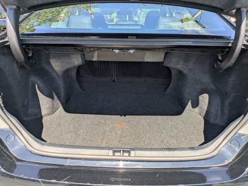 Used 2017 Toyota Camry XLE image 10