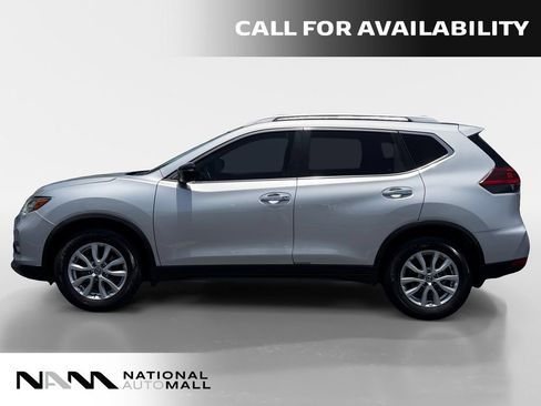 Used 2018 Nissan Rogue SV FWD image 2