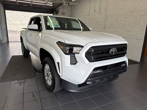 New 2025 Toyota Tacoma SR5 image 2