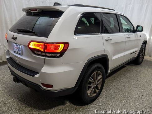 Used 2016 Jeep Grand Cherokee Laredo 75th Anniversary AWD/4WD image 8