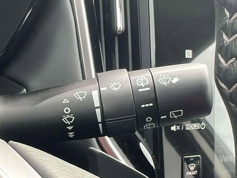 Used 2025 Subaru Outback Premium w/ Popular Package #1A image 17