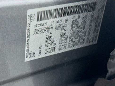 Used 2023 Nissan Rogue S FWD image 12