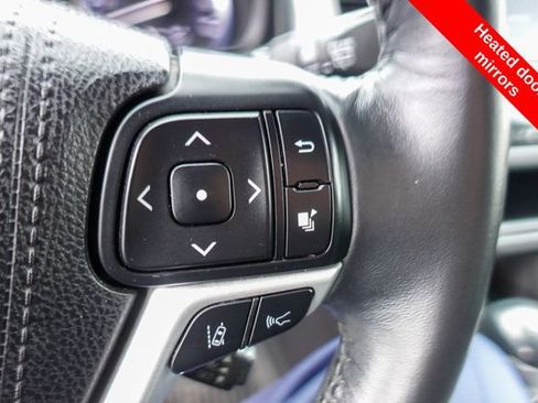 Certified 2018 Toyota Highlander SE image 17