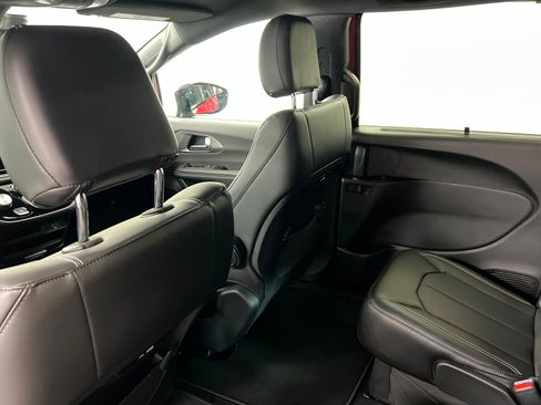 New 2026 Chrysler Pacifica Select image 18