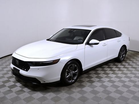 Used 2023 Honda Accord EX-L image 3