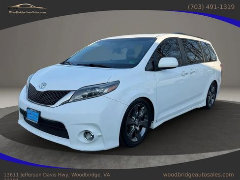 Used 2016 Toyota Sienna SE Premium image 4