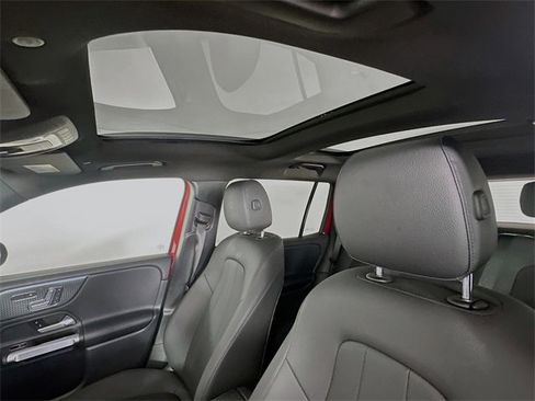 Certified 2025 Mercedes-Benz GLB 250 image 22