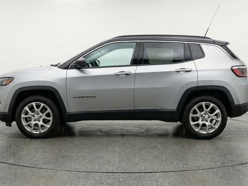 Used 2025 Jeep Compass Limited AWD/4WD image 5