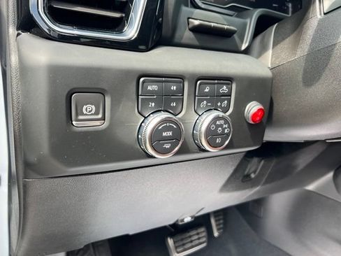 Used 2024 GMC Sierra 3500 Denali Ultimate AWD/4WD image 10