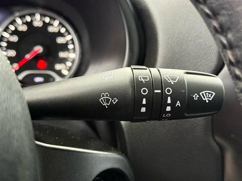 Used 2021 Jeep Renegade Latitude image 24