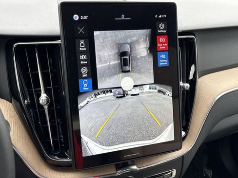 New 2026 Volvo XC60 B5 Plus w/ Protection Package Premier image 25