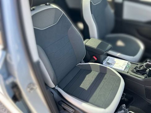 New 2026 Volkswagen Taos SE FWD image 25