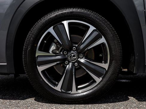 Used 2019 Lexus UX 200 image 14