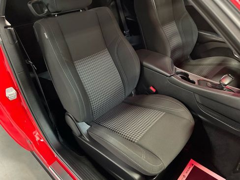 Used 2015 Dodge Challenger R/T w/ Quick Order Package 28B R/T image 38