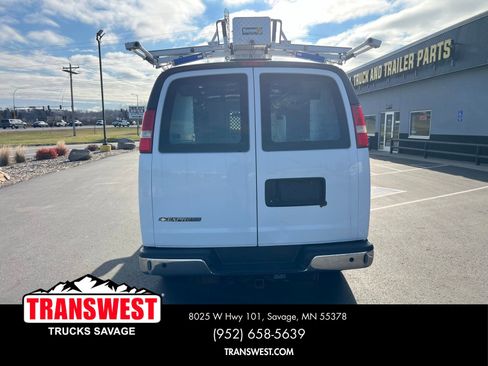 Used 2018 Chevrolet Express 3500 Extended w/ Driver Convenience Package image 11