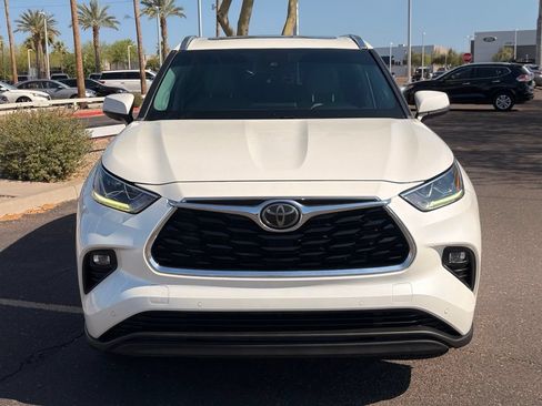 Used 2020 Toyota Highlander Limited FWD image 9
