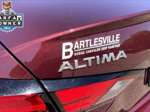 Used 2025 Nissan Altima 2.5 SV FWD image 14