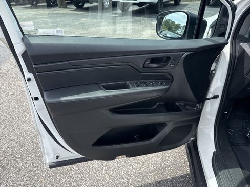 Used 2023 Honda Odyssey EX-L image 13