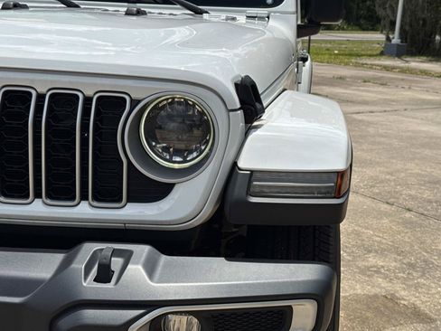 Certified 2024 Jeep Wrangler Unlimited Sahara AWD/4WD image 9