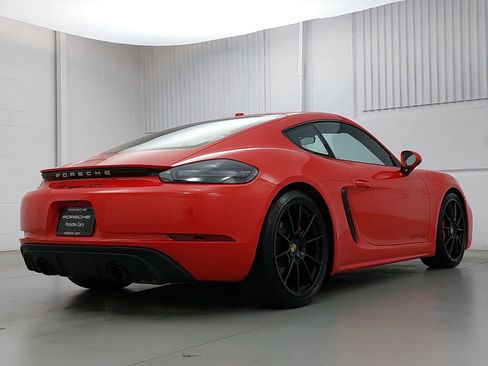 Certified 2024 Porsche 718 Cayman GTS RWD image 7
