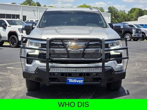 Used 2022 Chevrolet Silverado 1500 LT AWD/4WD image 3