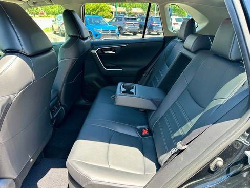 Used 2019 Toyota RAV4 Limited AWD/4WD image 17