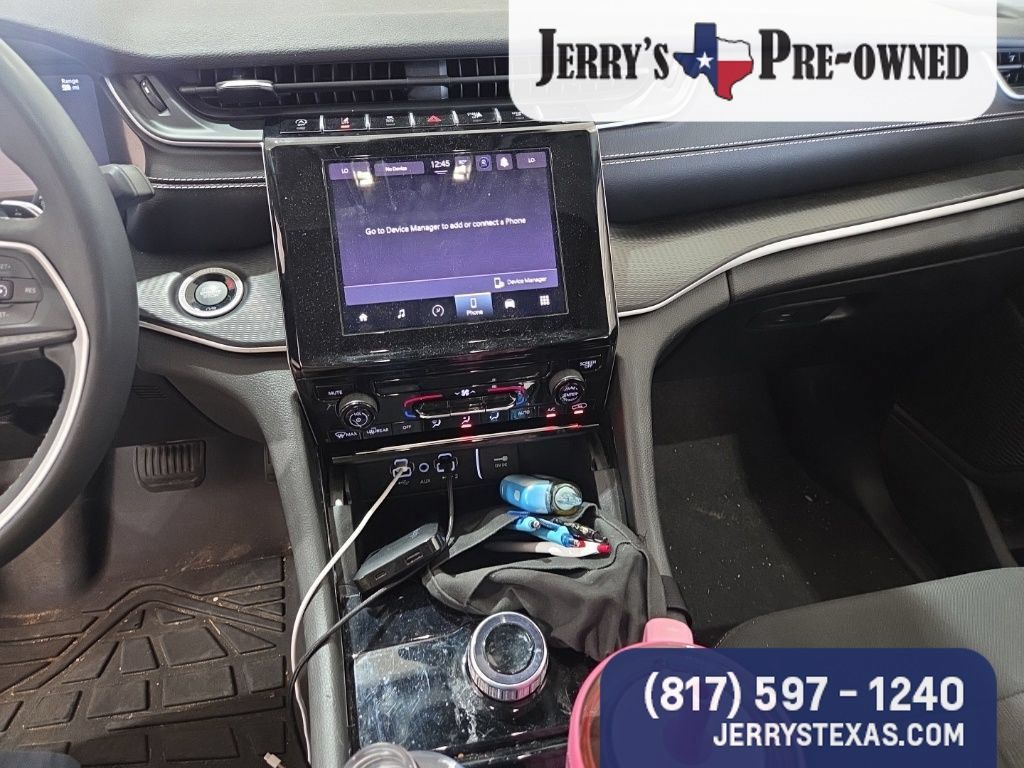 Used 2023 Jeep Grand Cherokee L Laredo RWD image 10