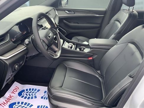 New 2026 Jeep Grand Cherokee Limited AWD/4WD image 9
