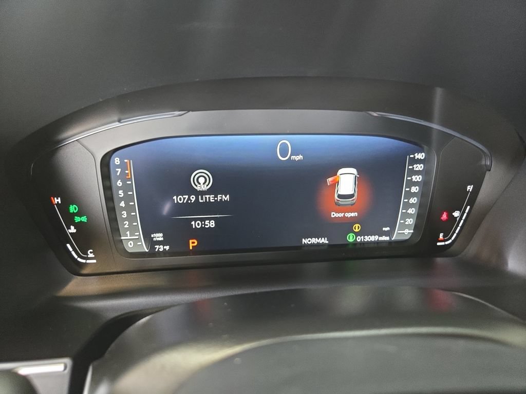 Used 2025 Honda Pilot Black Edition image 14