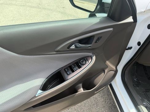 Used 2018 Chevrolet Malibu LT FWD image 10