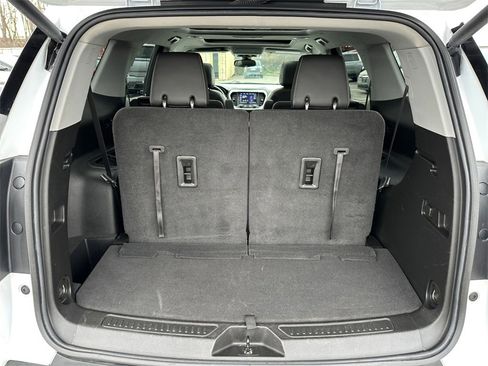 Used 2023 GMC Acadia SLT w/ Preferred Package image 24