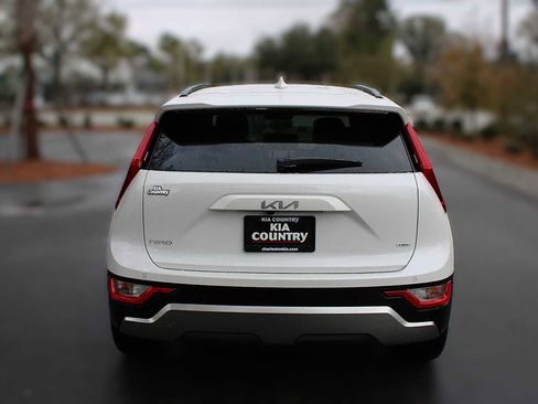 New 2025 Kia Niro EX image 7