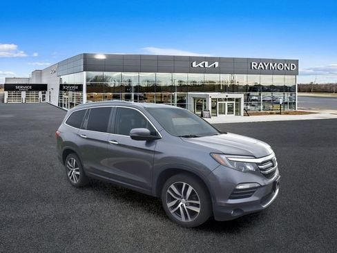 Used 2017 Honda Pilot Elite image 10