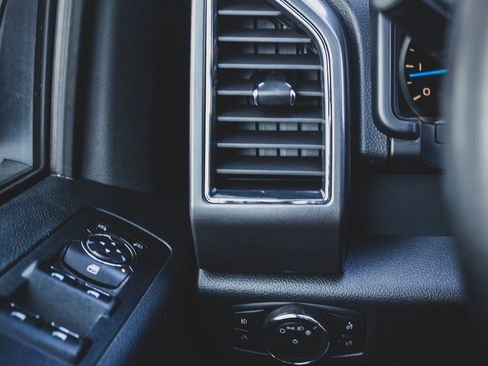 Used 2017 Ford F150 XLT w/ Equipment Group 302A Luxury image 11