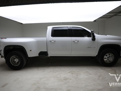 Used 2025 Chevrolet Silverado 3500 LTZ w/ LTZ Plus Package AWD/4WD image 6