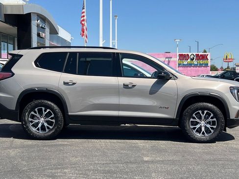 New 2026 GMC Acadia AT4 AWD/4WD image 4