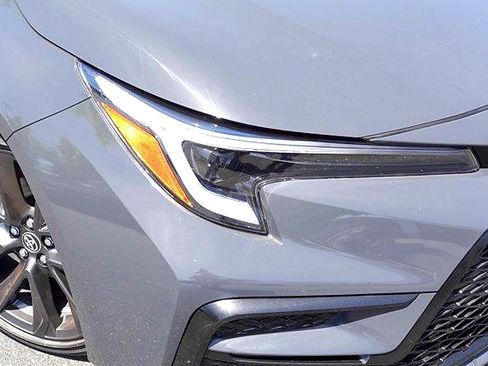 Used 2024 Toyota Corolla SE w/ SE Premium Package FWD image 2