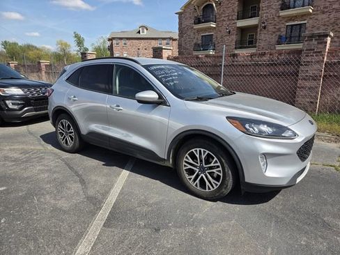 Used 2020 Ford Escape SEL FWD image 3